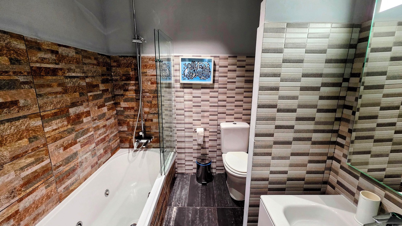 Photo of Bathroom in L'Antiga Esquerra de l'Eixample