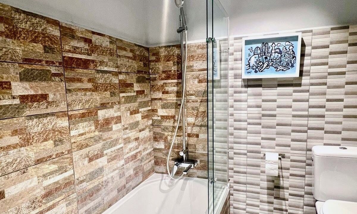 Photo of Bathroom in L'Antiga Esquerra de l'Eixample