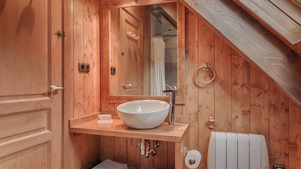 Photo of Bathroom in Arro
