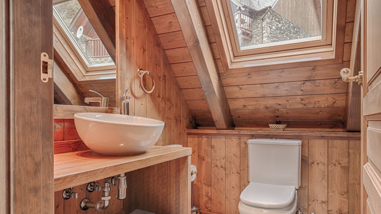 Photo of Bathroom in Arro