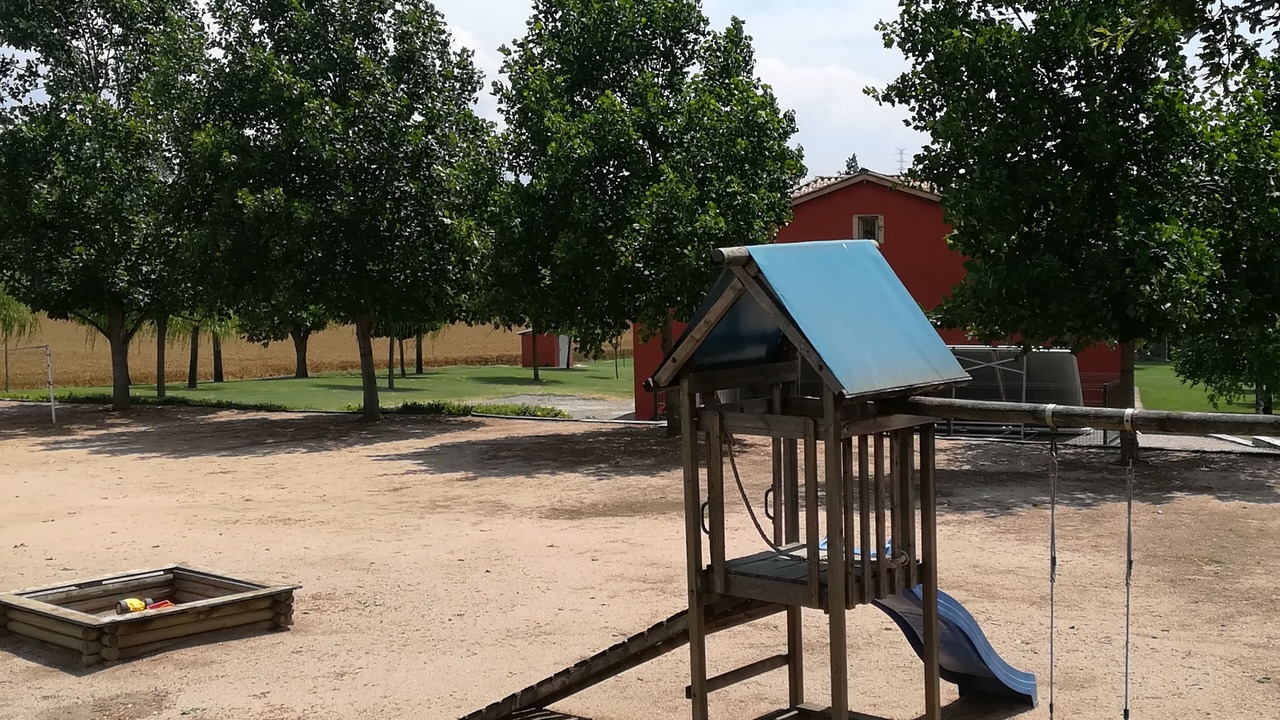 Photo of Others in Gurb