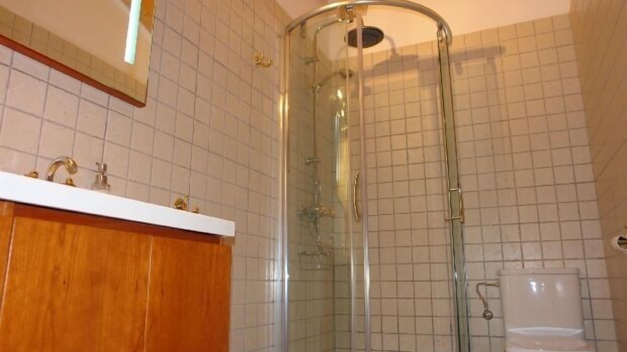 Photo of Bathroom in Plandogau