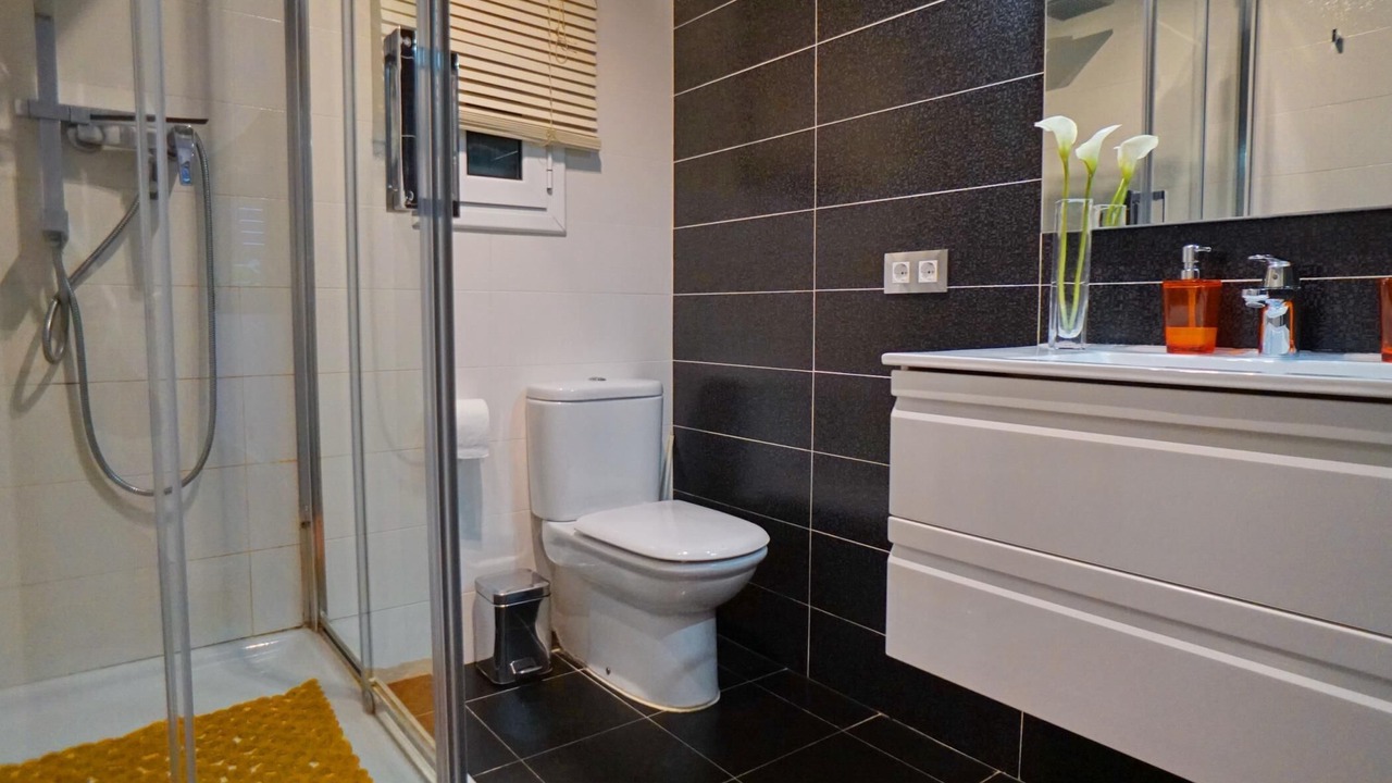 Photo of Bathroom in el Camp d'en Grassot i Gracia Nova