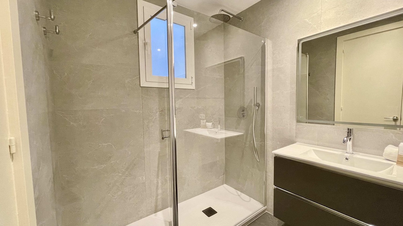 Photo of Bathroom in El Poble-sec