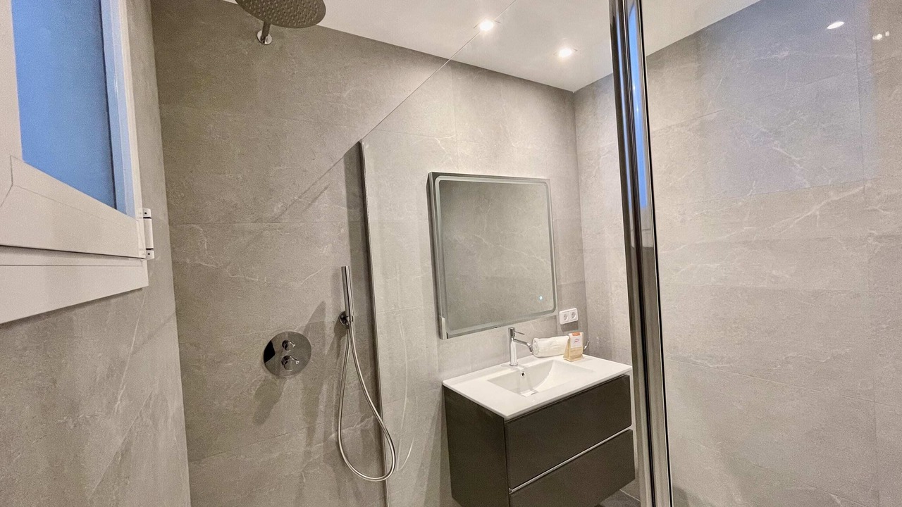 Photo of Bathroom in El Poble-sec