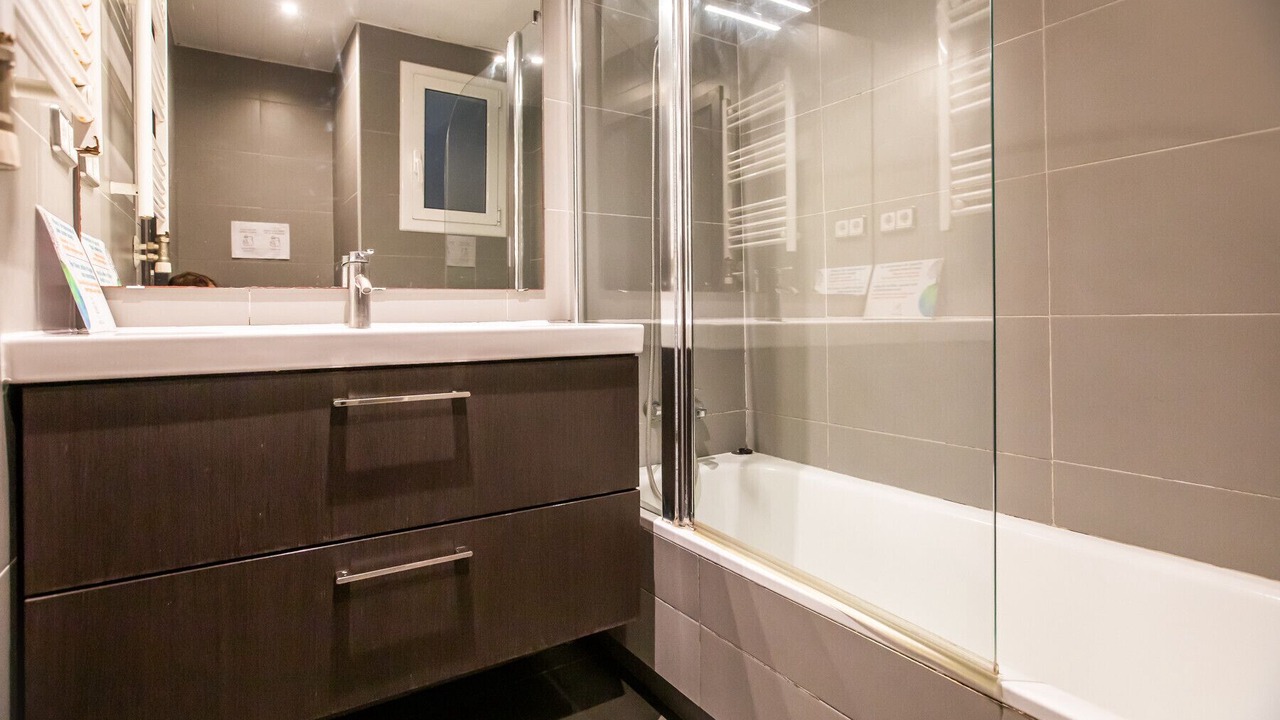 Photo of Bathroom in El Camp de l'Arpa del Clot