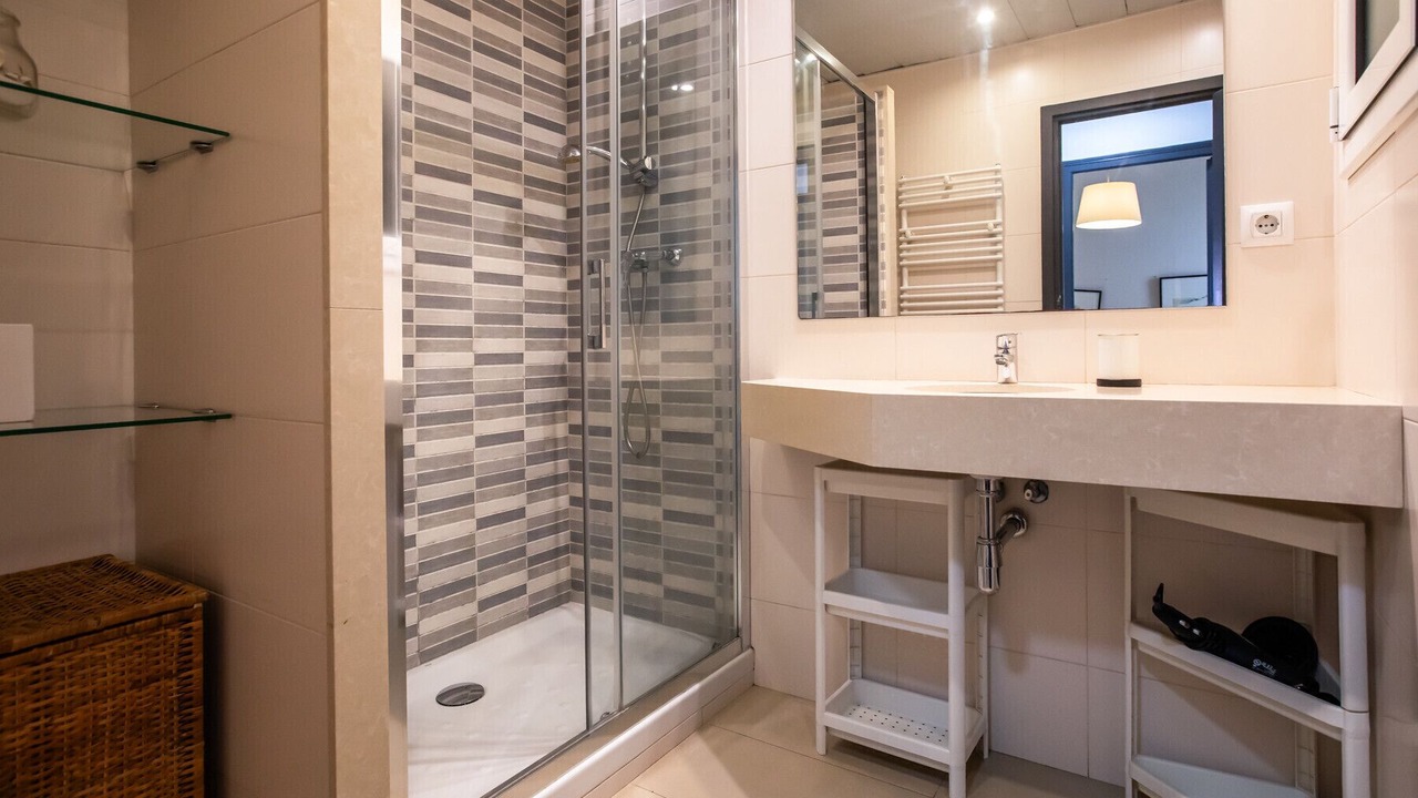 Photo of Bathroom in El Camp de l'Arpa del Clot