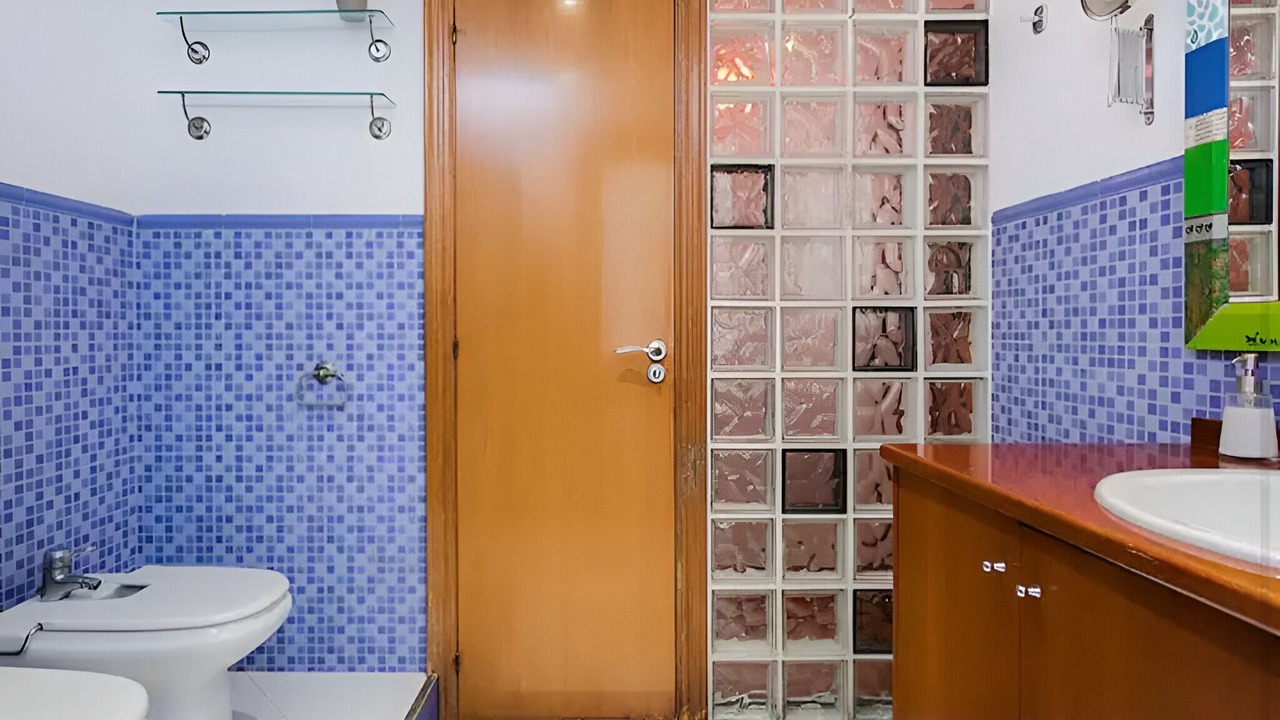 Photo of Bathroom in Sants