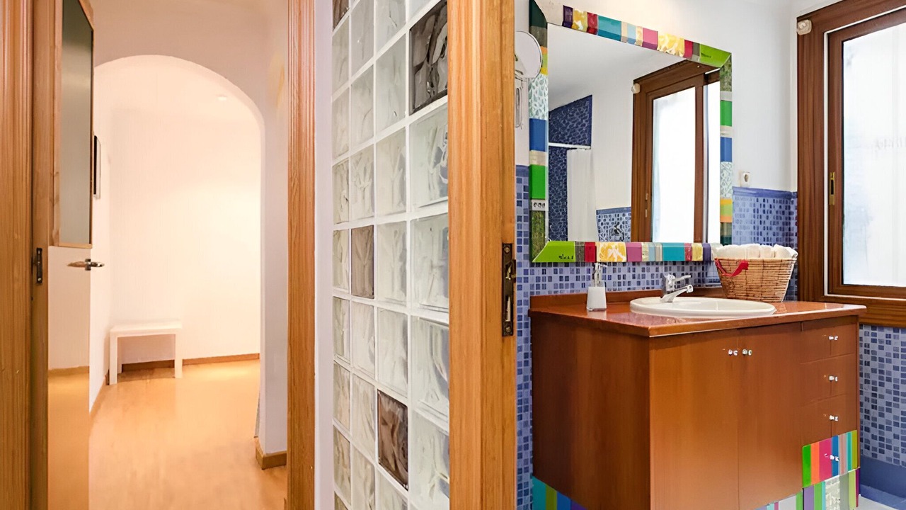 Photo of Bathroom in Sants