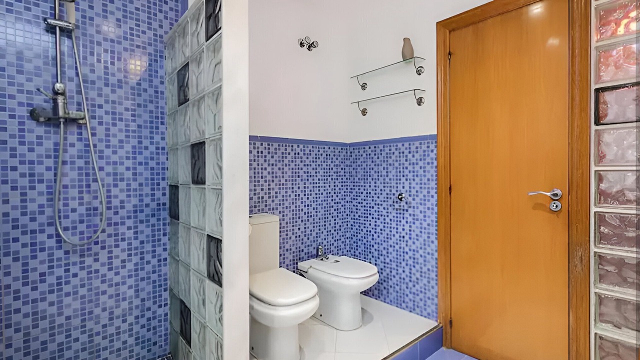 Photo of Bathroom in Sants