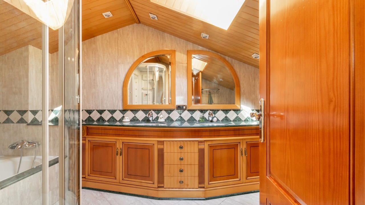 Photo of Bathroom in Vallromanes