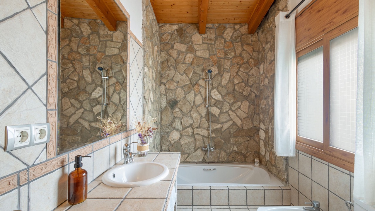 Photo of Bathroom in Subirats