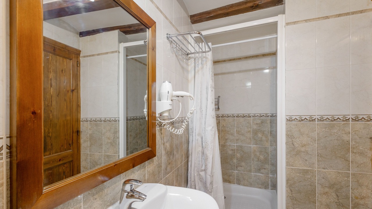 Photo of Bathroom in Mura