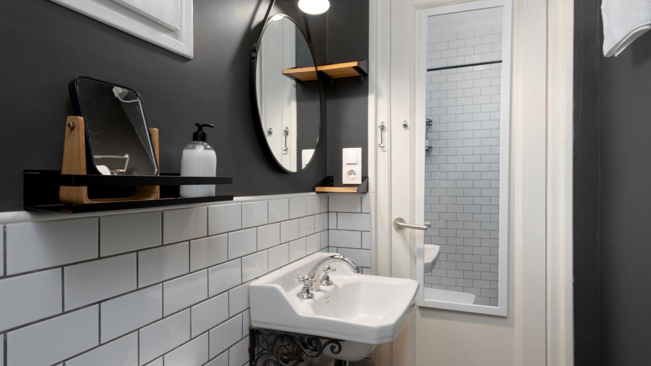 Photo of Bathroom in Sants