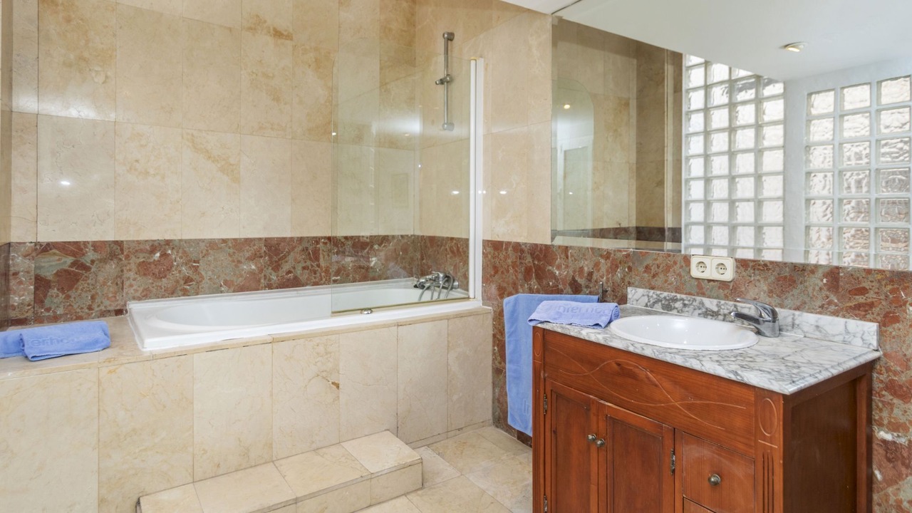 Photo of Bathroom in Poblenou