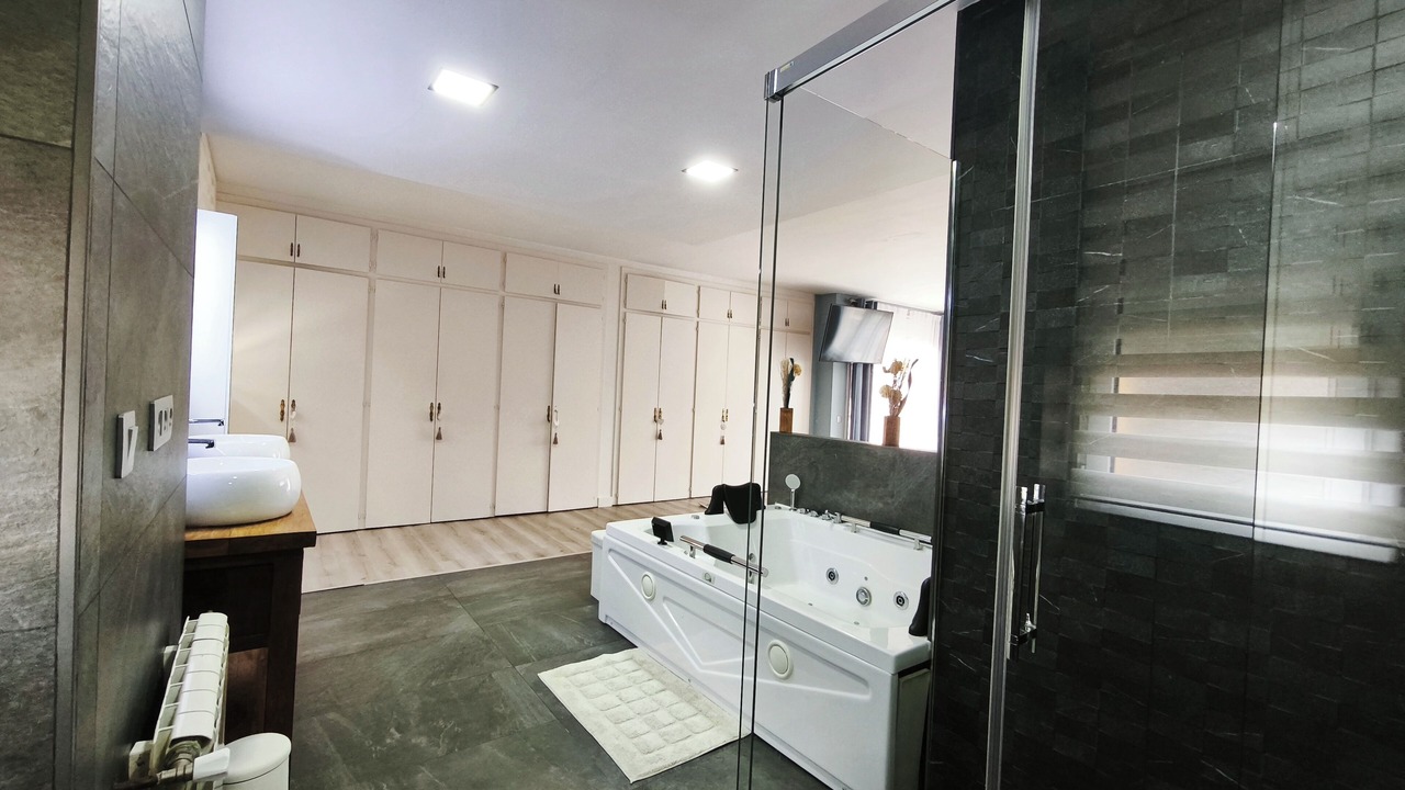 Photo of Bathroom in Vallromanes
