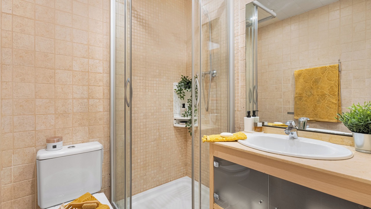 Photo of Bathroom in el Camp d'en Grassot i Gracia Nova