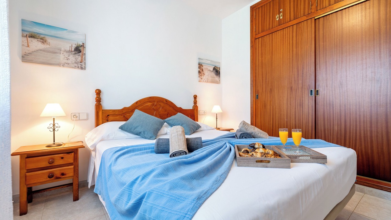 Photo of Bedroom in L Almadrava