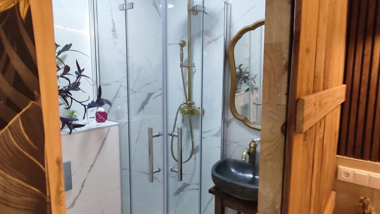 Photo of Bathroom in Nou Barris