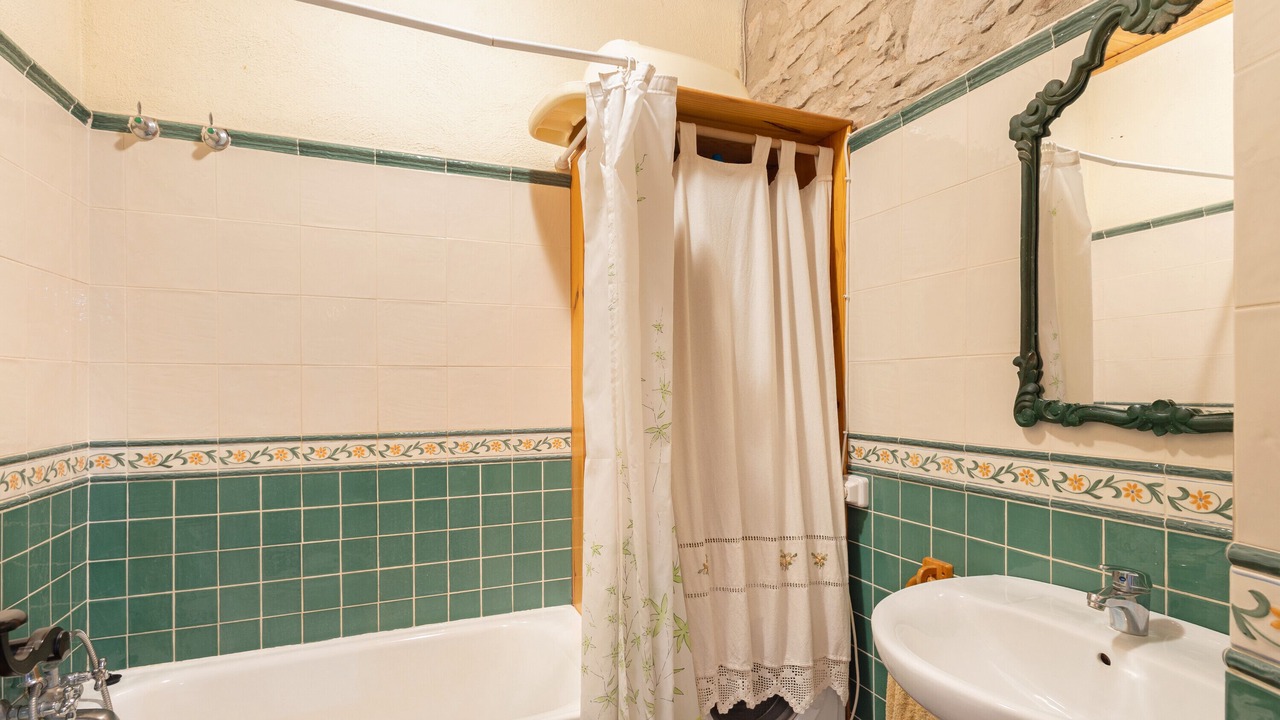 Photo of Bathroom in Balsareny