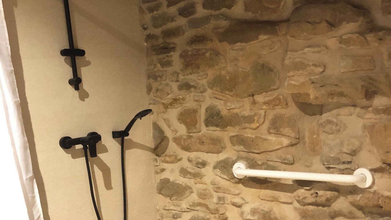Photo of Bathroom in Gurb
