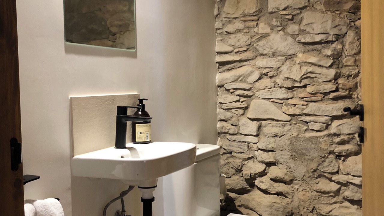 Photo of Bathroom in Gurb