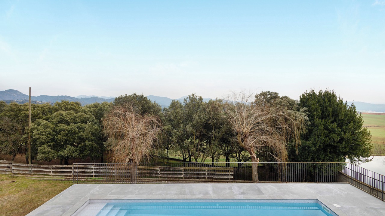 Photo of Outdoor in Avia