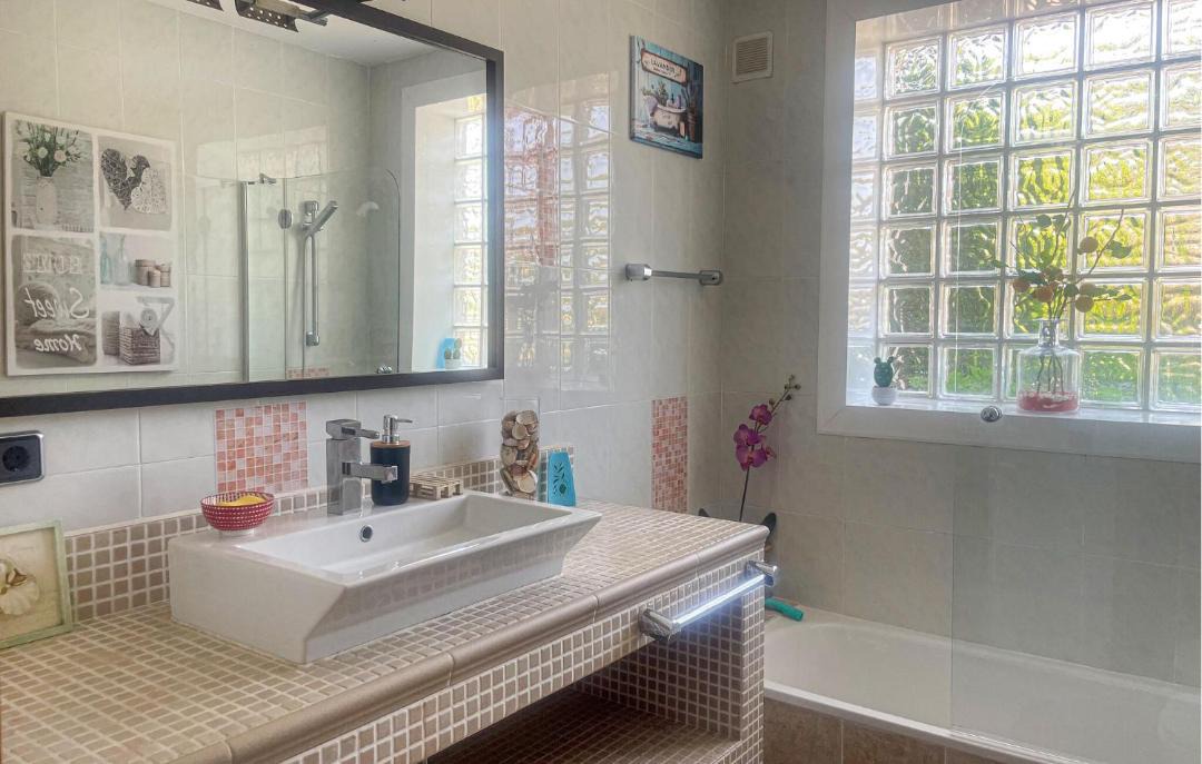 Photo of Bathroom in El Mas Mora