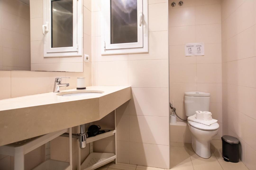 Photo of Bathroom in El Camp de l'Arpa del Clot
