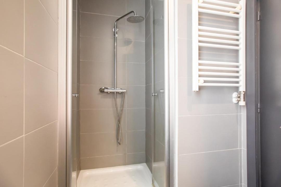 Photo of Bathroom in El Camp de l'Arpa del Clot