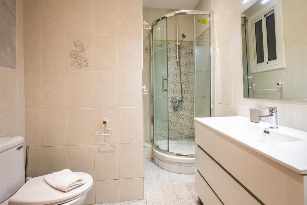 Photo of Bathroom in el Camp d'en Grassot i Gracia Nova
