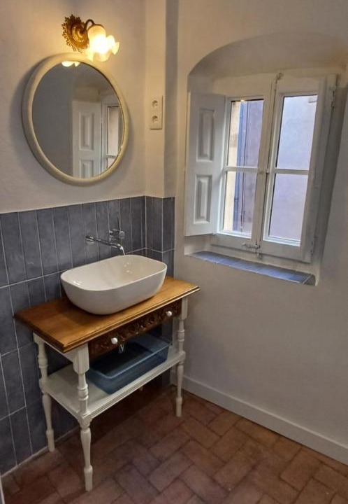 Photo of Bathroom in Vic