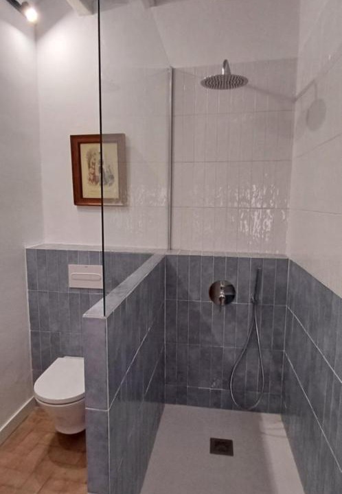 Photo of Bathroom in Vic