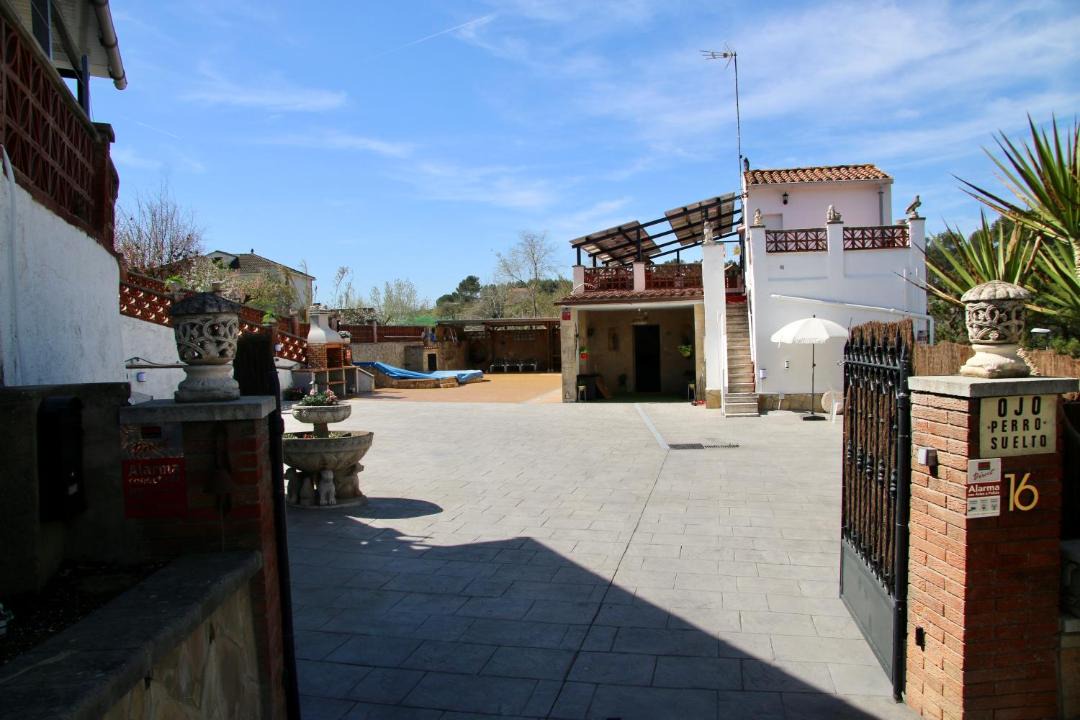 Photo of Others in Rubi
