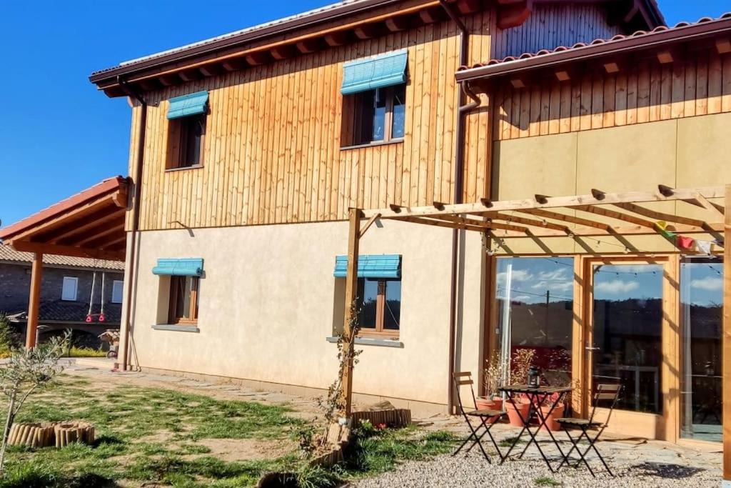 Photo of Buildings in Olvan