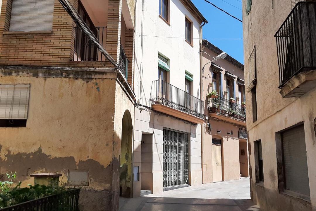 Photo of Buildings in Cardona