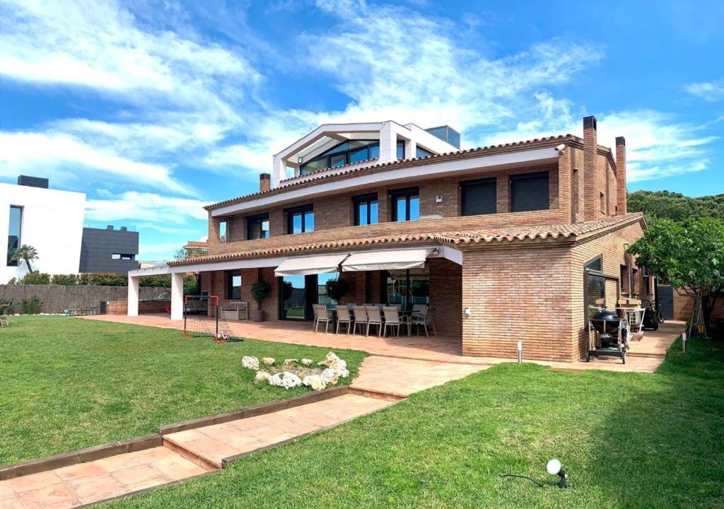 Photo of Buildings in Gava