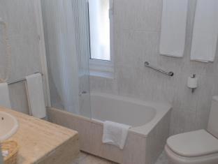 Photo of Bathroom in Barri Centre