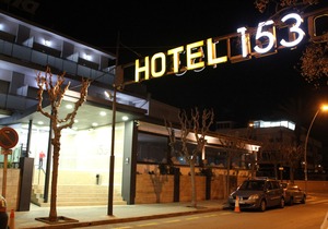 Hotel 153
