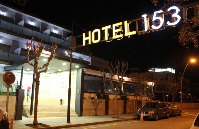 Hotel 153